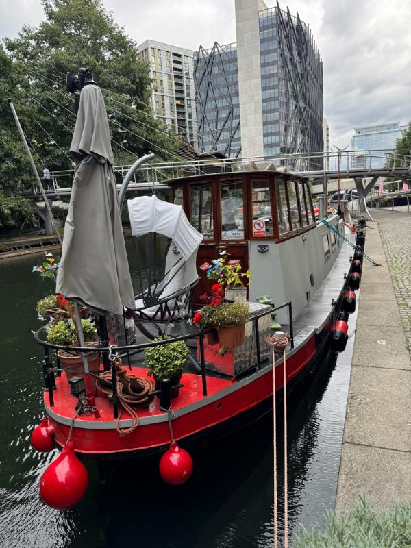 Regentโs Canal boat