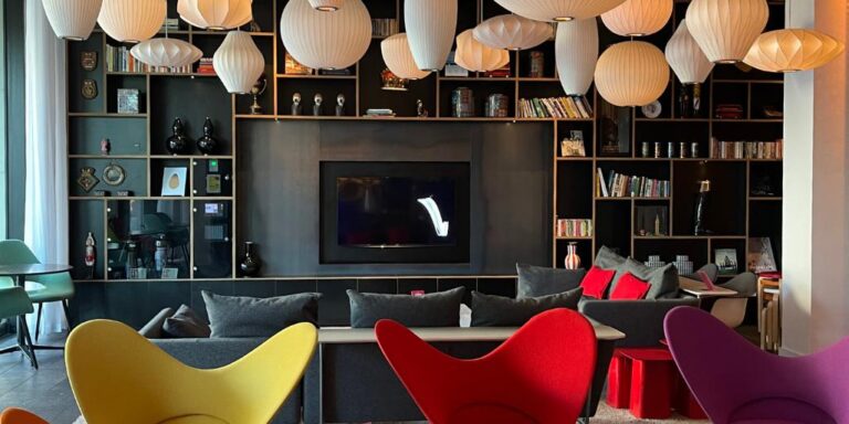 10 Best Mid-Range Hotels in London [Near the must-see sights]